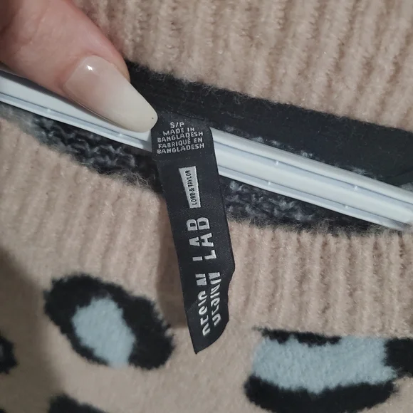 Design Lab Sweater, Leopard, Small - Picture 2 of 2